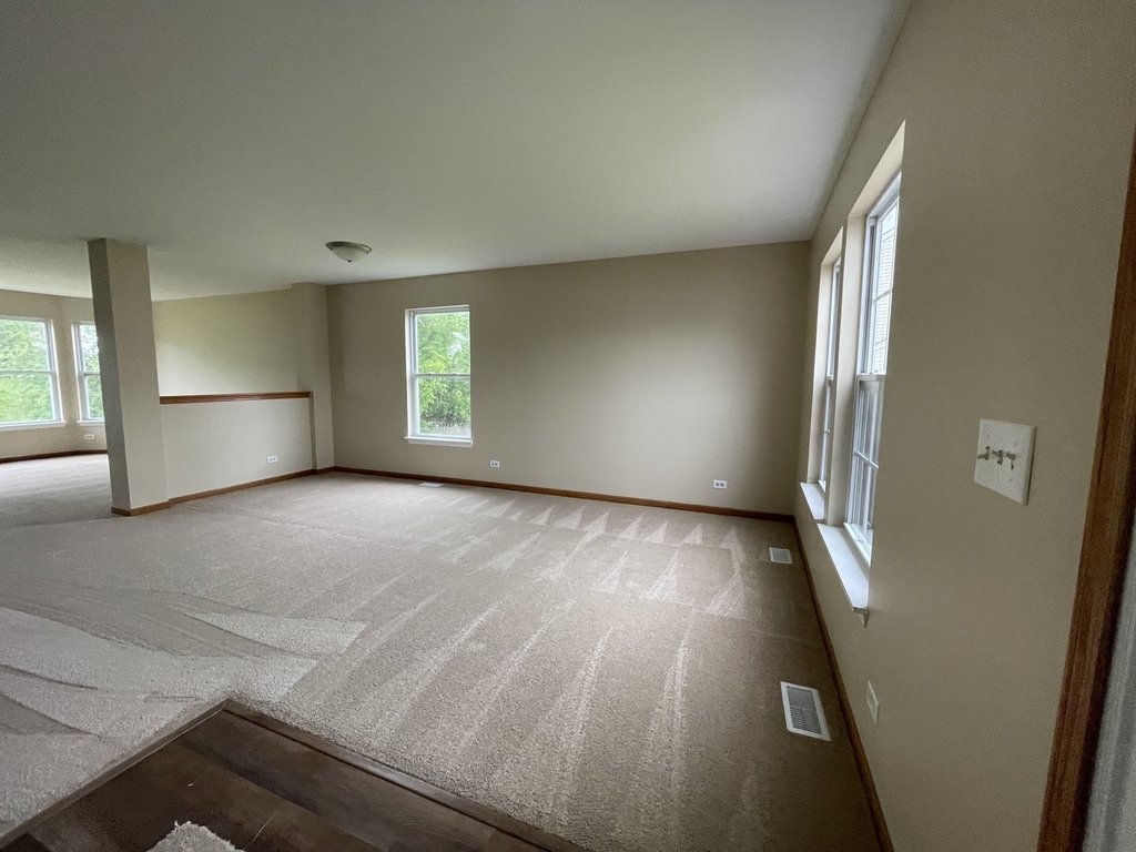 649 Linda Court - Photo 1