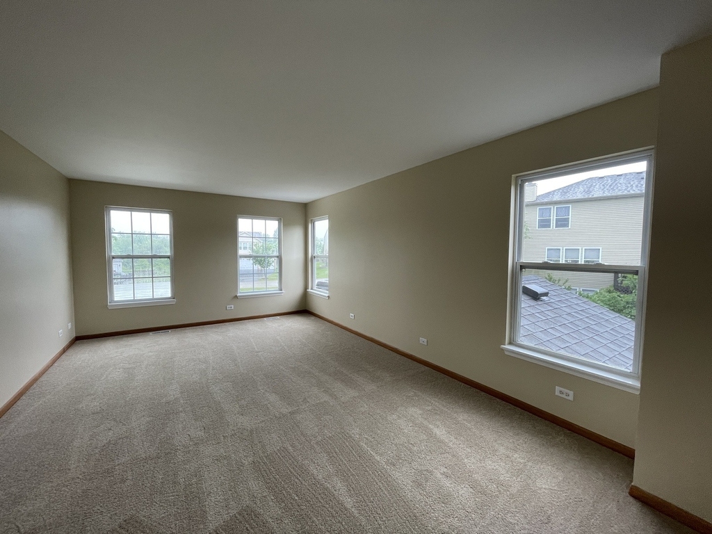 649 Linda Court - Photo 15