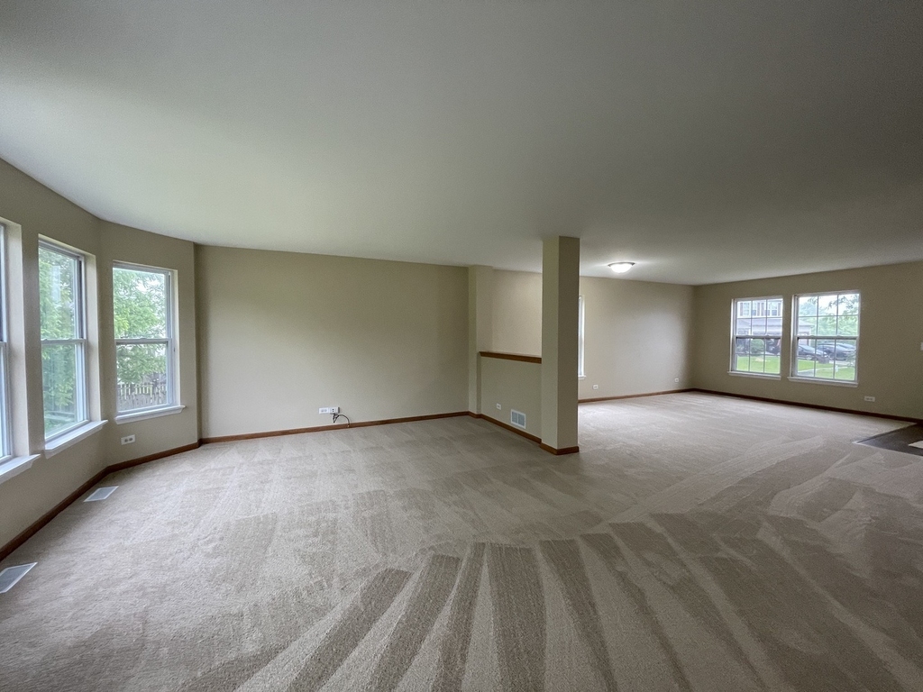 649 Linda Court - Photo 6