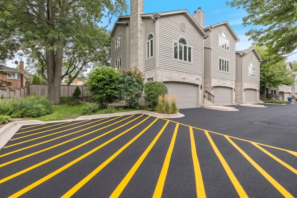 1829 Wilmette Avenue - Photo 1