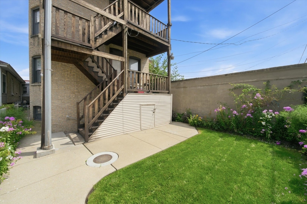 2448 N Keeler Avenue - Photo 11