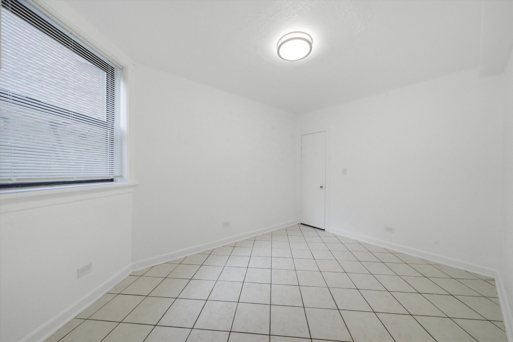 2448 N Keeler Avenue - Photo 7