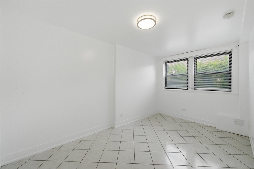 2448 N Keeler Avenue - Photo 8