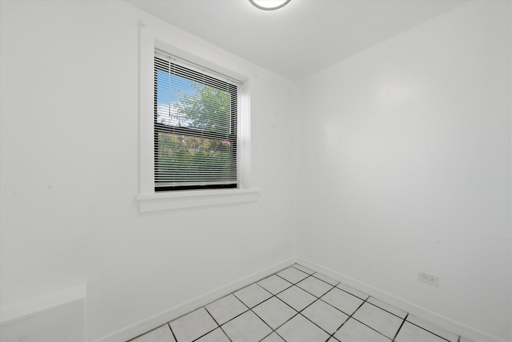 2448 N Keeler Avenue - Photo 9