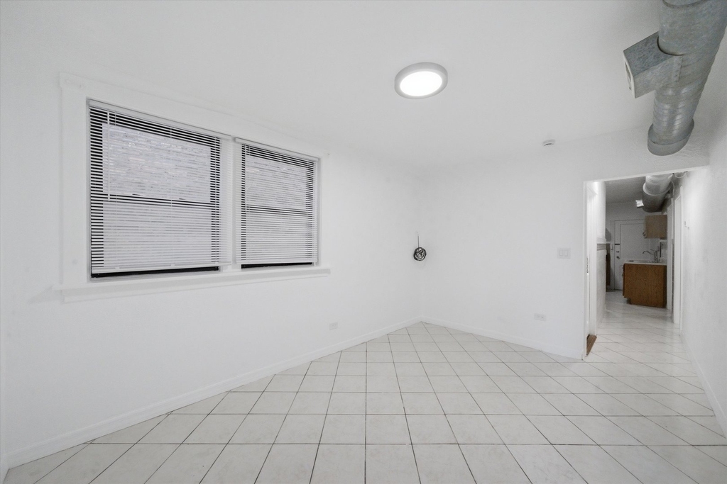 2448 N Keeler Avenue - Photo 2