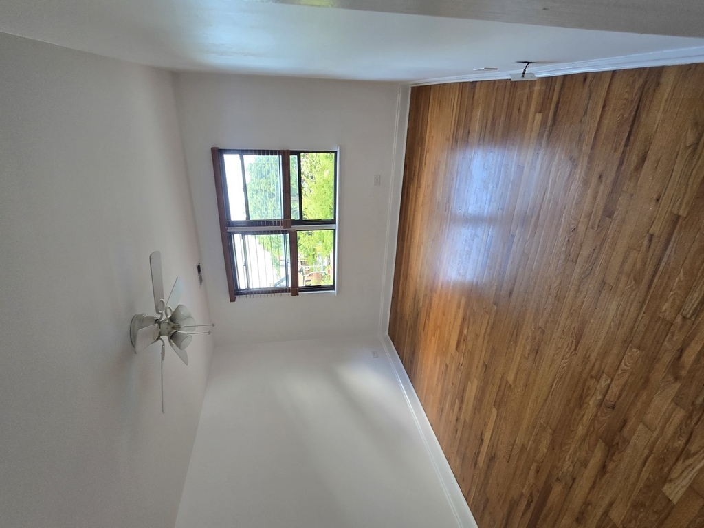 1711 W Jarvis Avenue - Photo 4