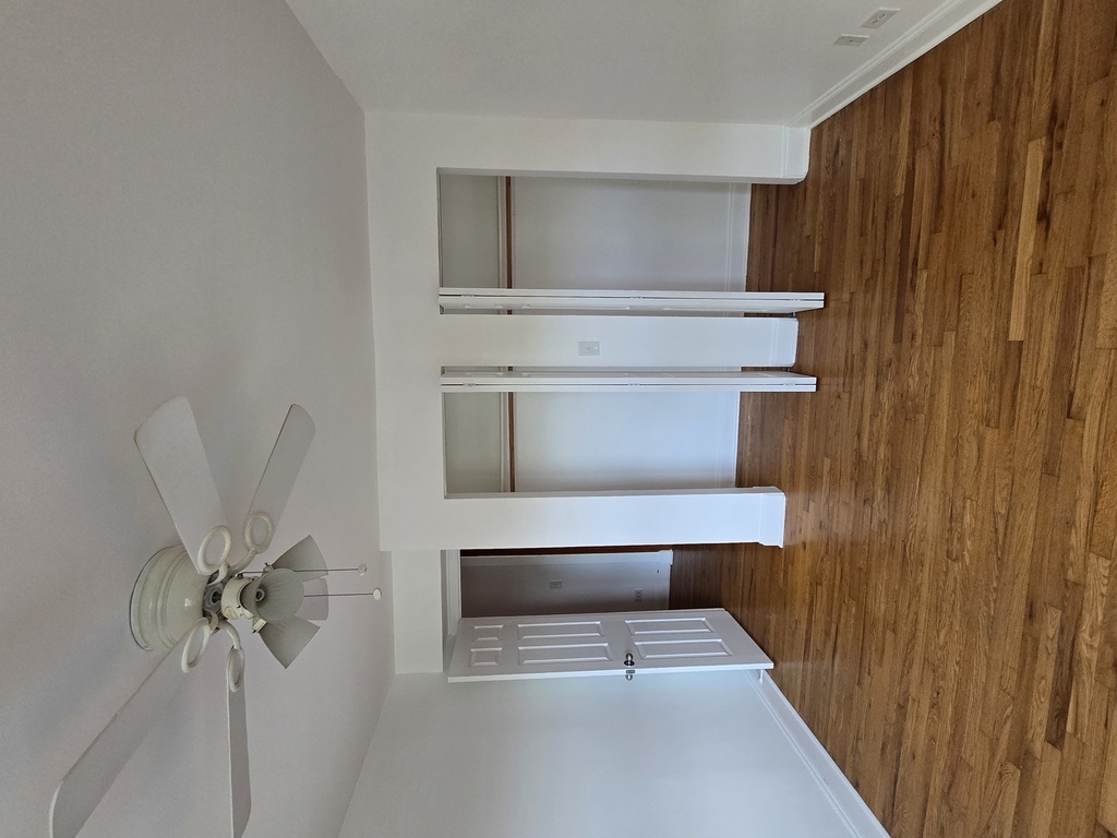 1711 W Jarvis Avenue - Photo 3
