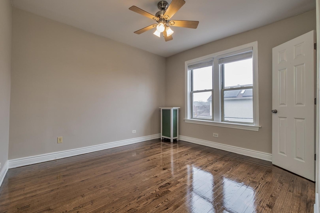 2450 W Addison Street - Photo 5