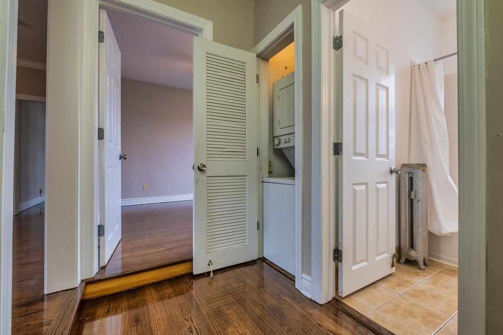 2450 W Addison Street - Photo 3