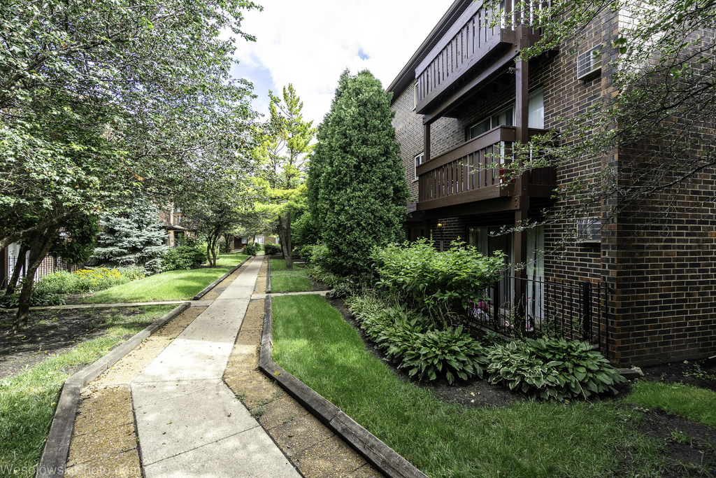 1305 E Turtle Creek Circle - Photo 1