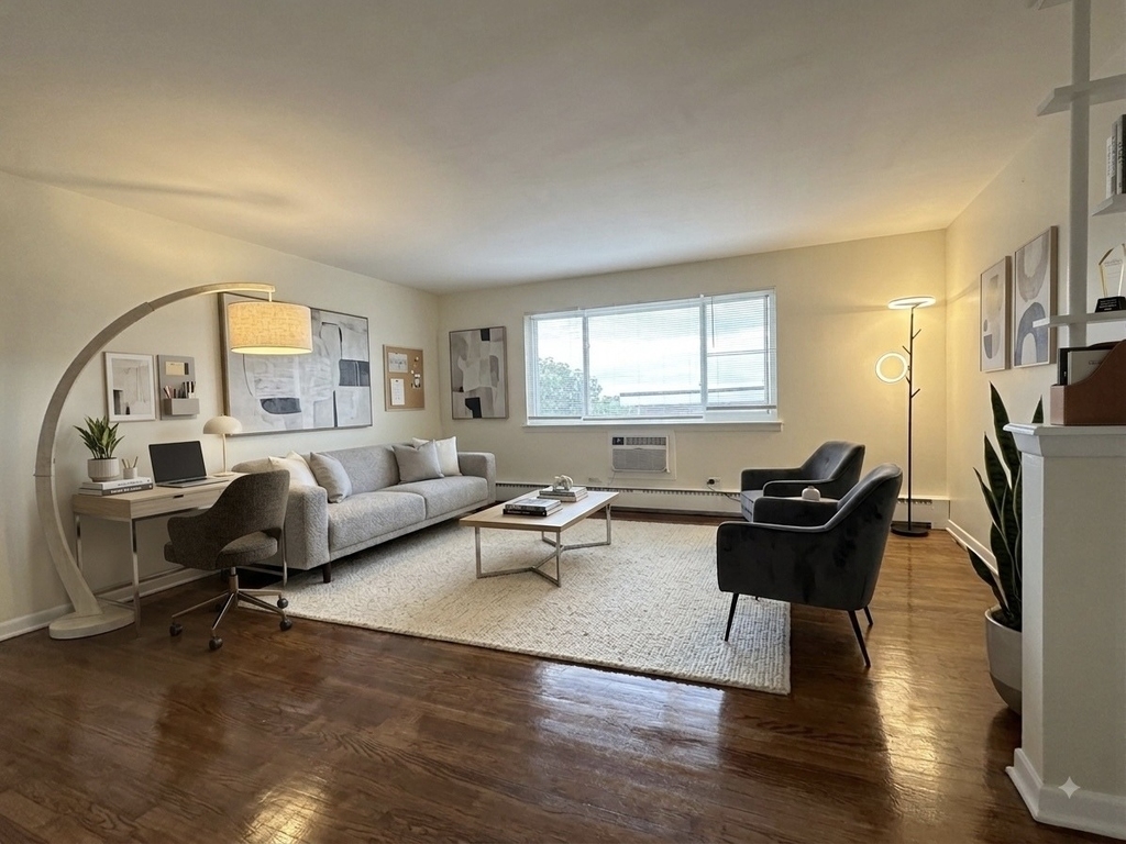 2033 W 111th Street - Photo 4