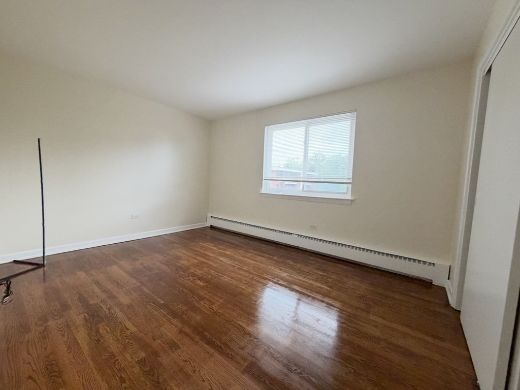 2033 W 111th Street - Photo 7