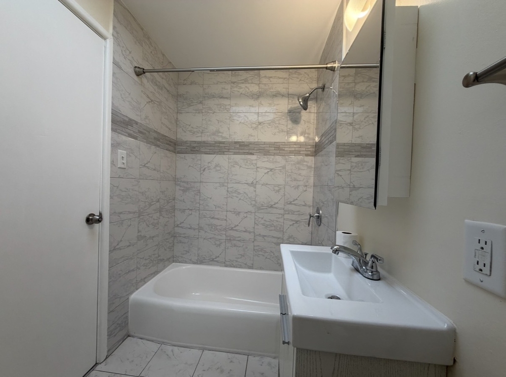 2033 W 111th Street - Photo 10