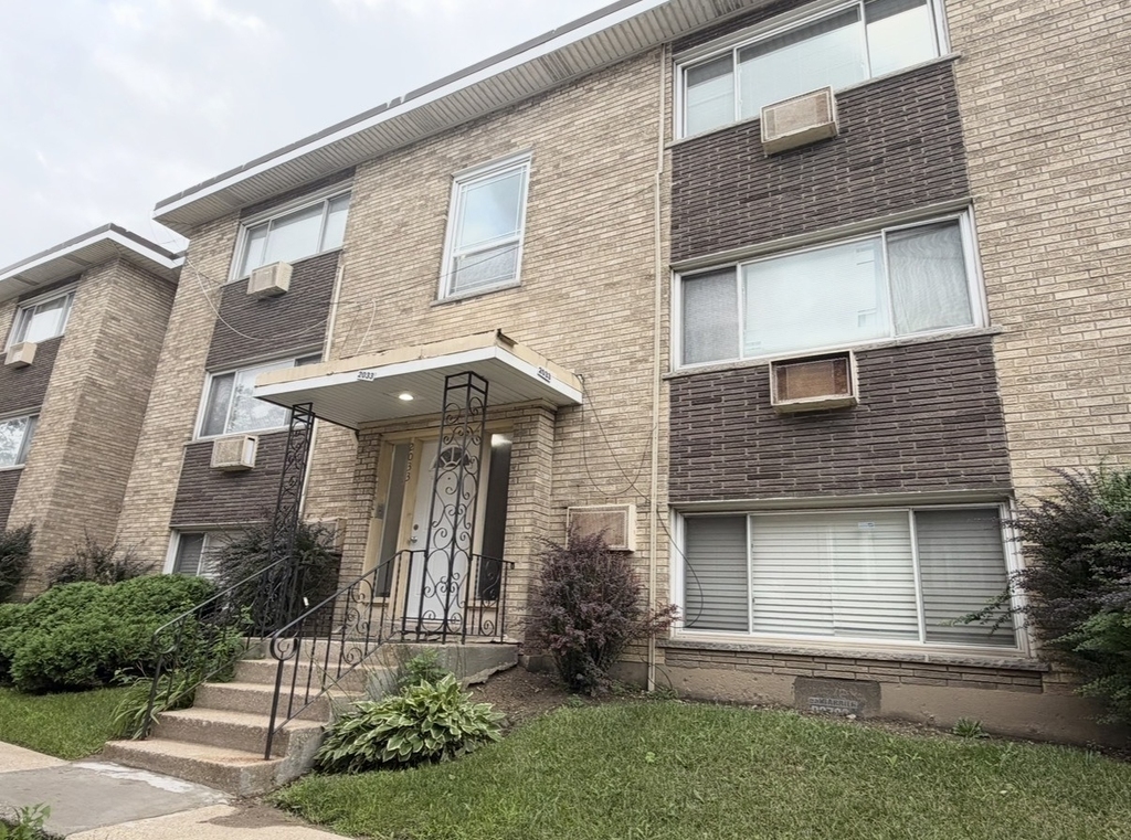 2033 W 111th Street - Photo 0