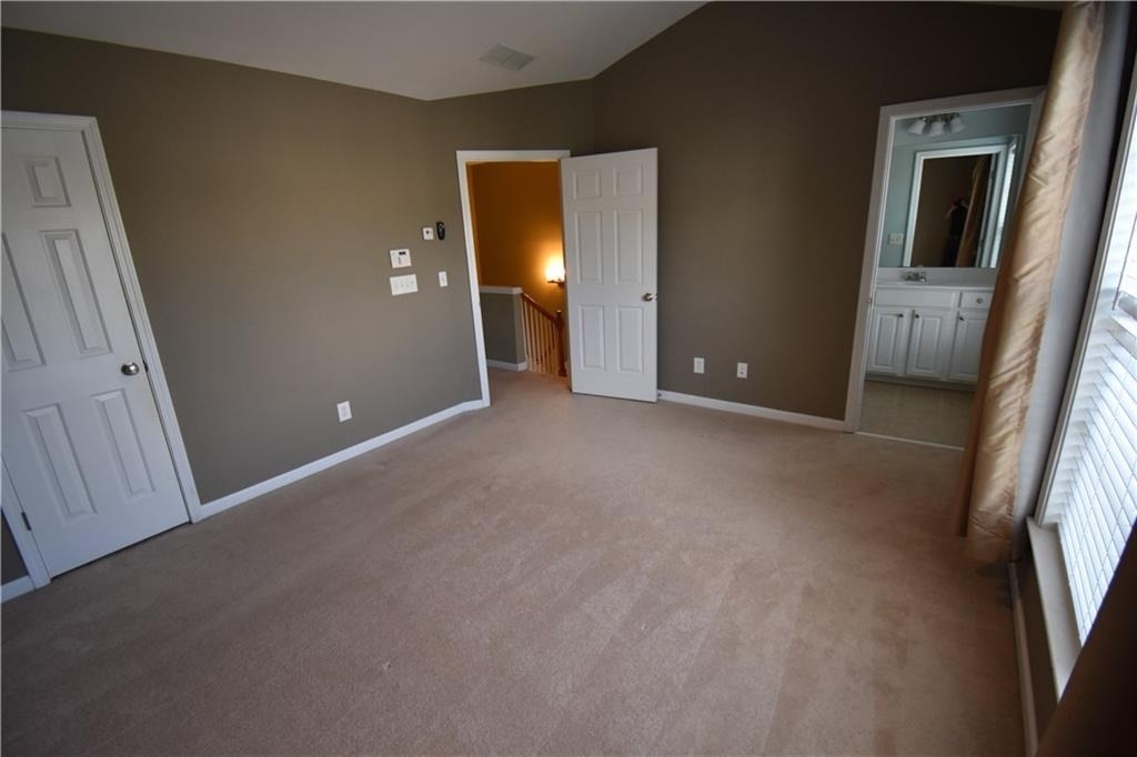 1002 Thornborough Drive - Photo 7