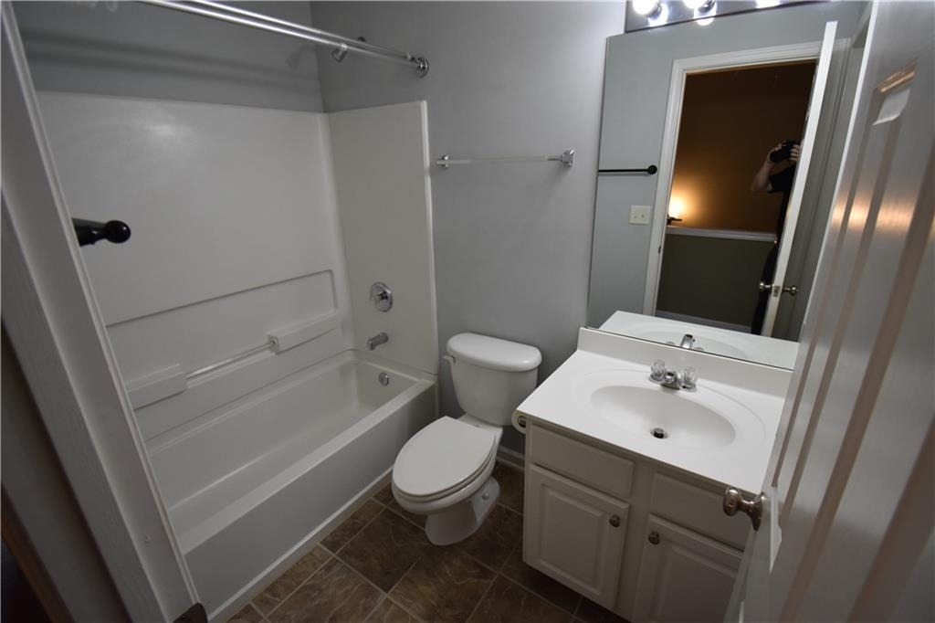 1002 Thornborough Drive - Photo 16