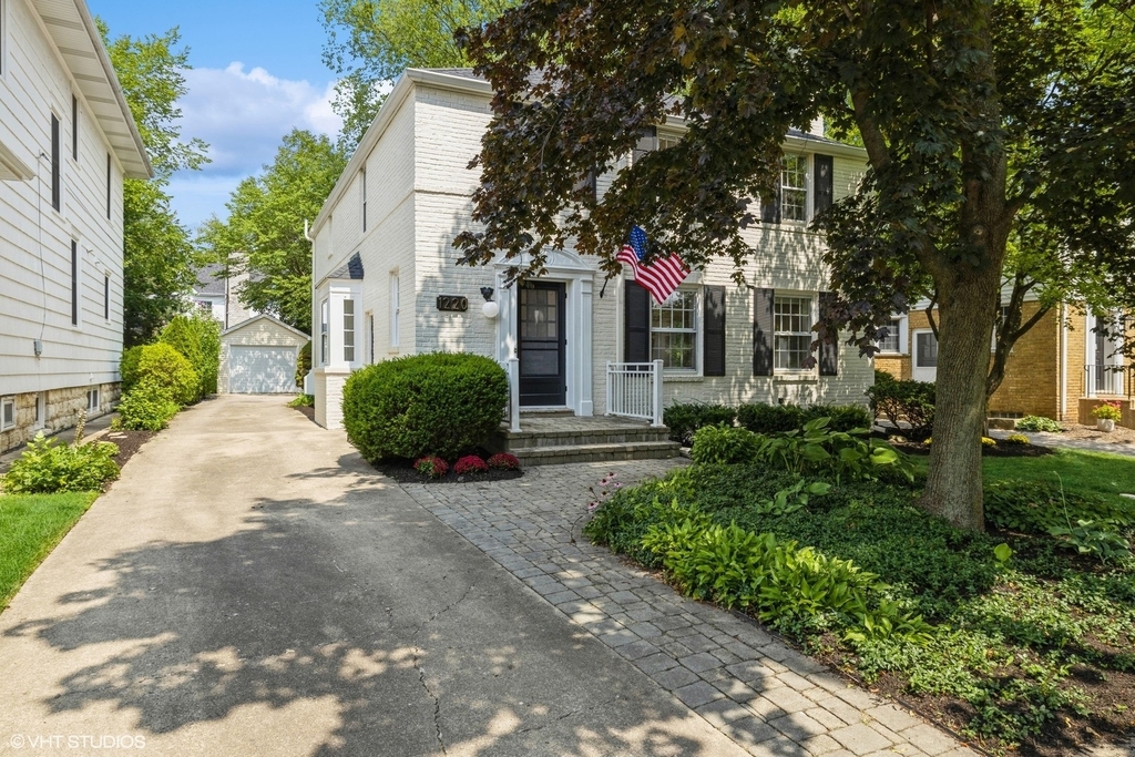 1220 Chestnut Street - Photo 0