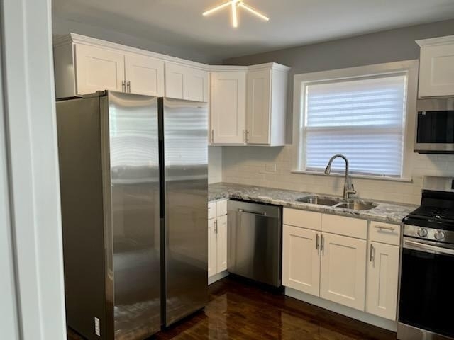 9334 S Paxton Avenue - Photo 1