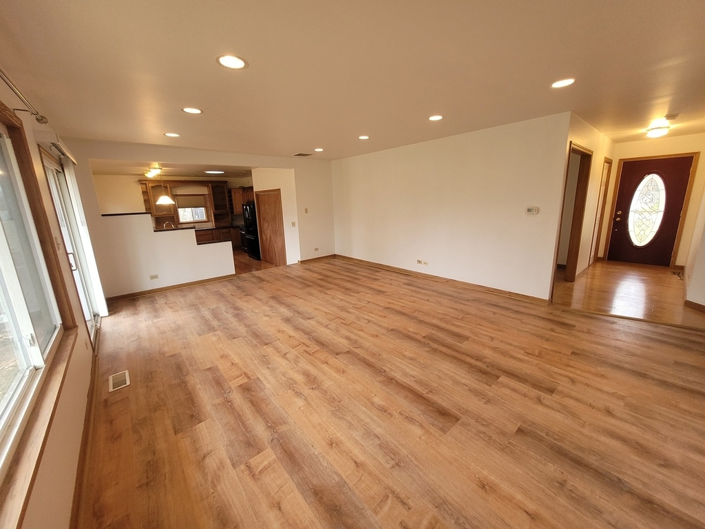 364 N Everett Drive - Photo 3