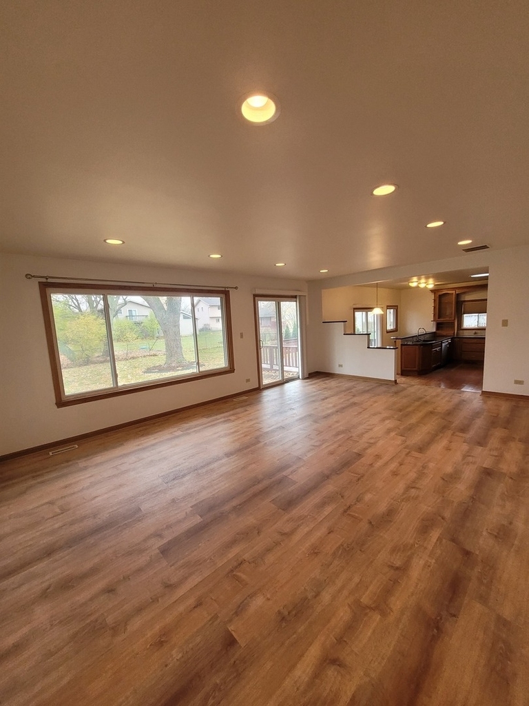 364 N Everett Drive - Photo 2