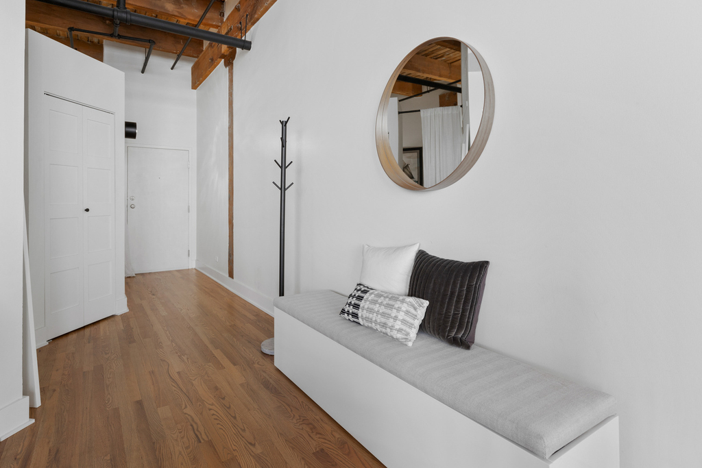 2300 W Wabansia Avenue - Photo 11