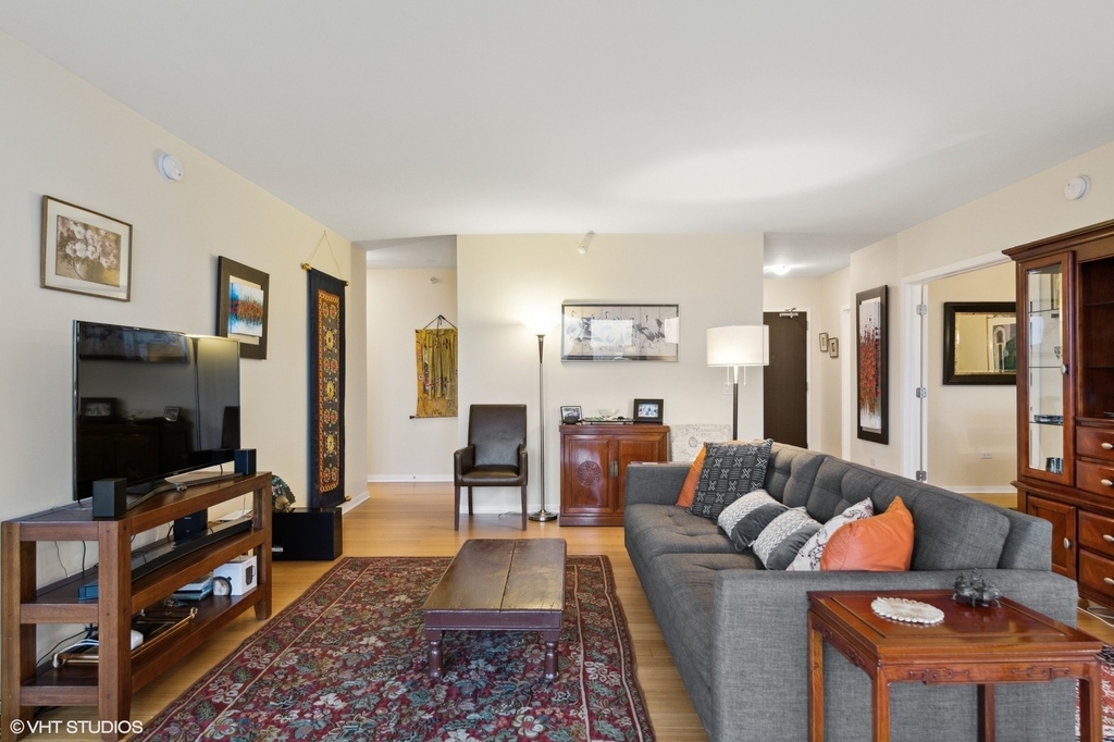807 Davis Street - Photo 6