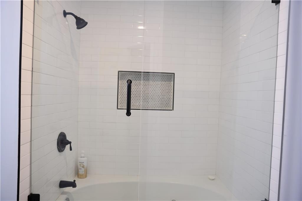 200 Renaissance Parkway Ne - Photo 9