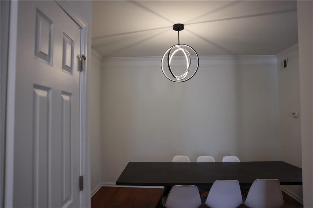 200 Renaissance Parkway Ne - Photo 3