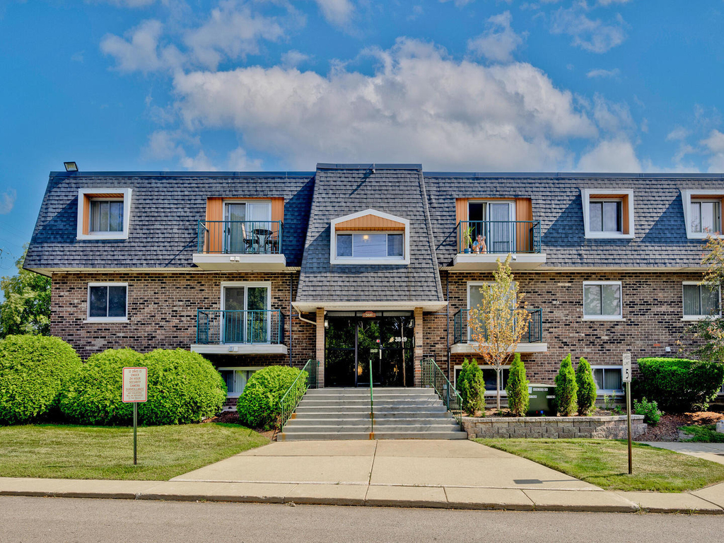 3849 N Parkway Drive - Photo 0
