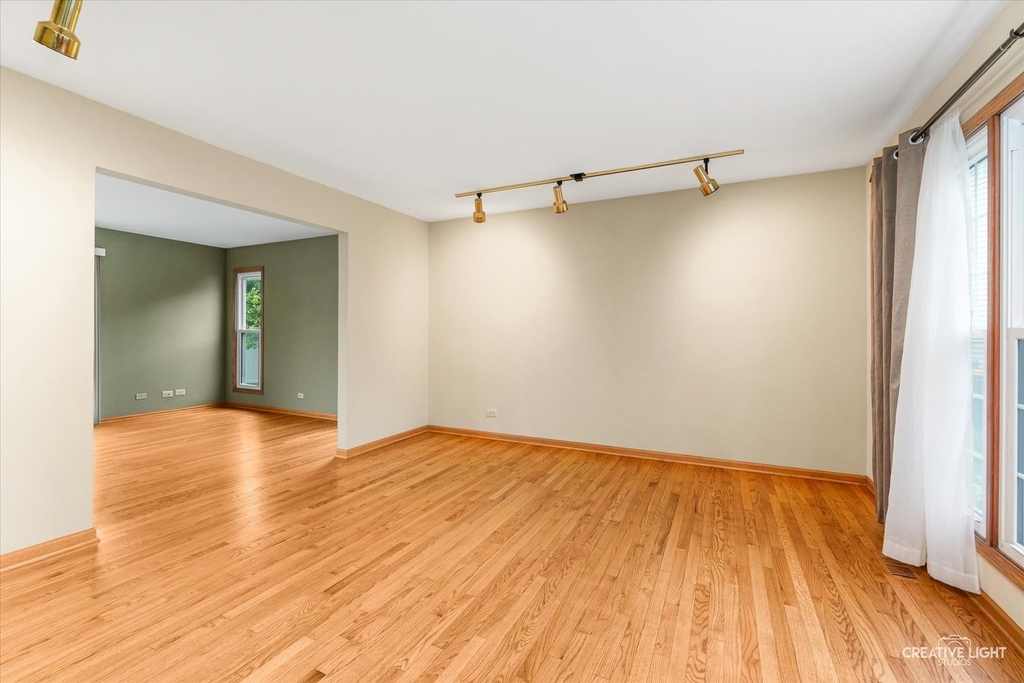 920 Fairfax Court - Photo 2