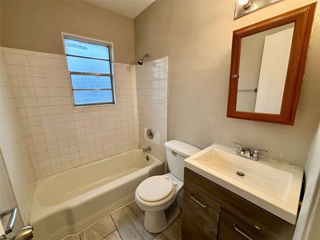 1048 Washington Street - Photo 13