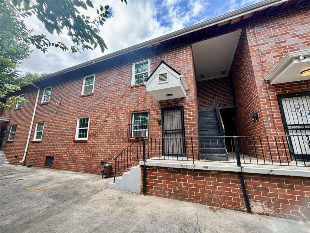 1048 Washington Street - Photo 0