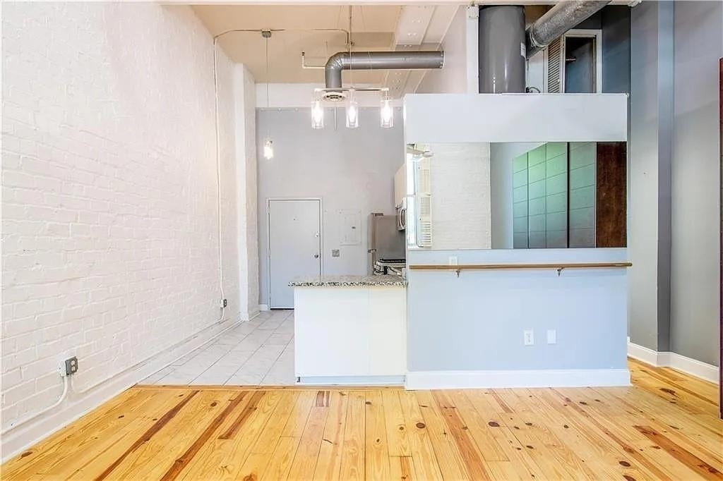 210 Walker Street Sw - Photo 9