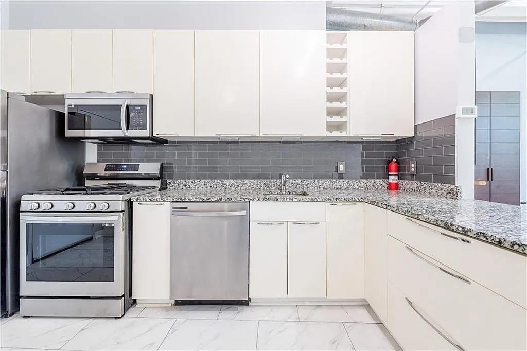 210 Walker Street Sw - Photo 5