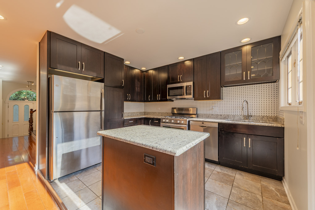 3125 Lake Avenue - Photo 1