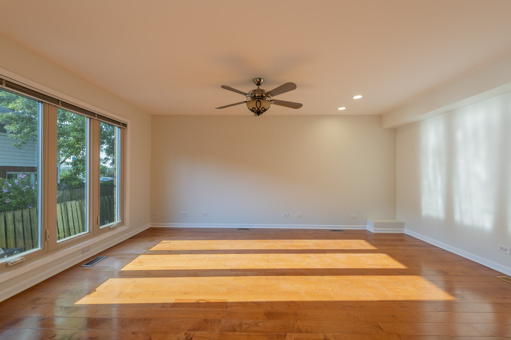 3125 Lake Avenue - Photo 3