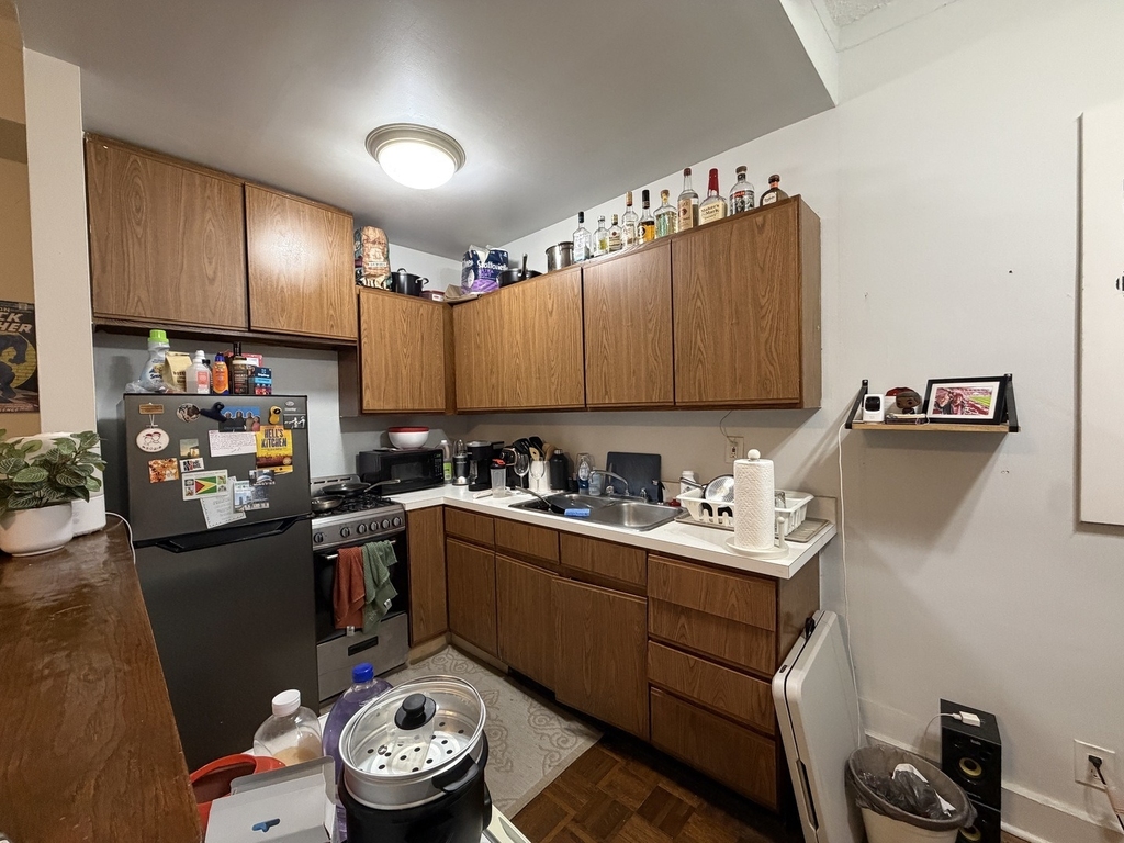 3727 N Pine Grove Avenue - Photo 3