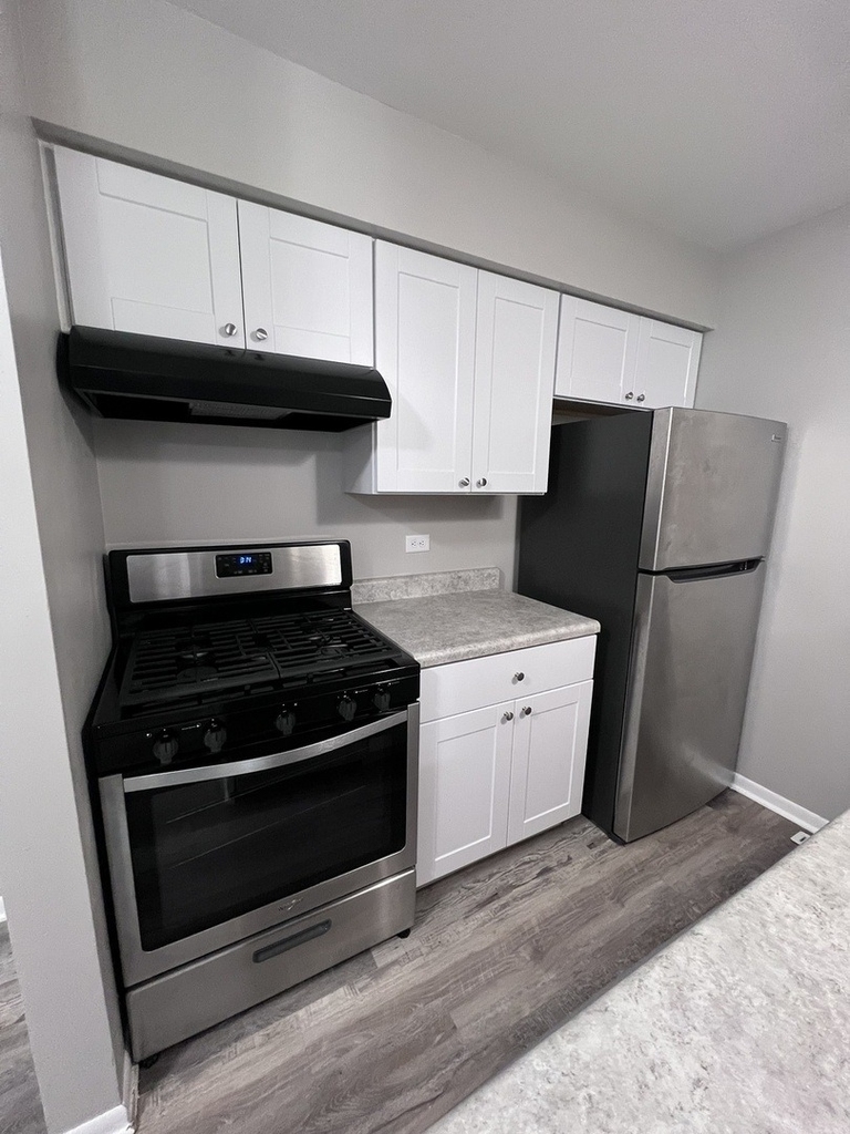 1637 Sheffield Drive - Photo 5