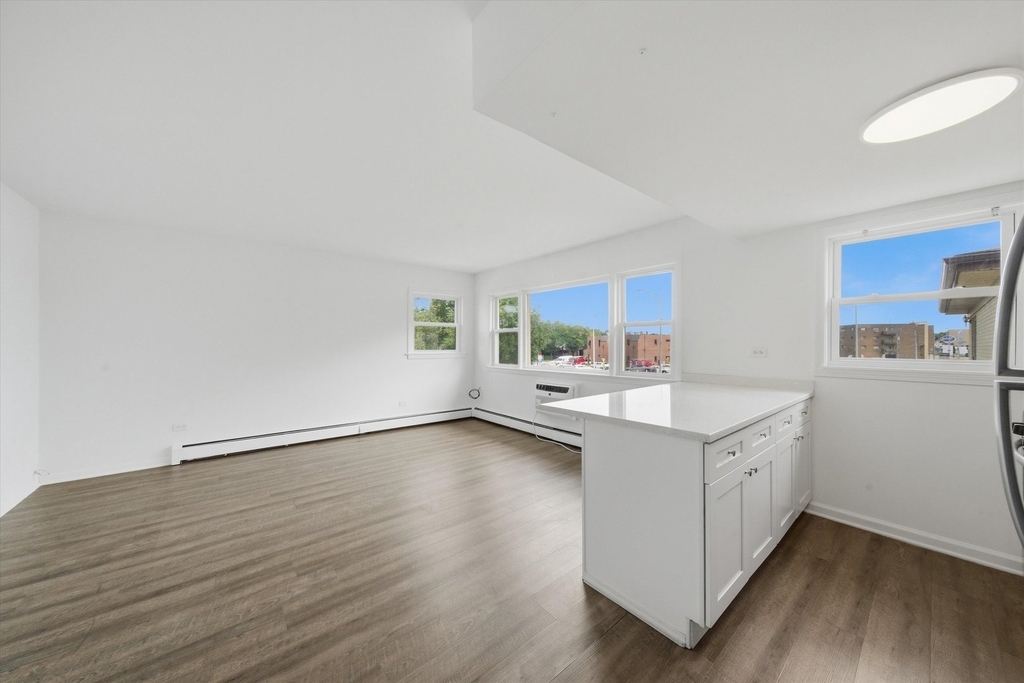 7709 W Marwood Avenue - Photo 9