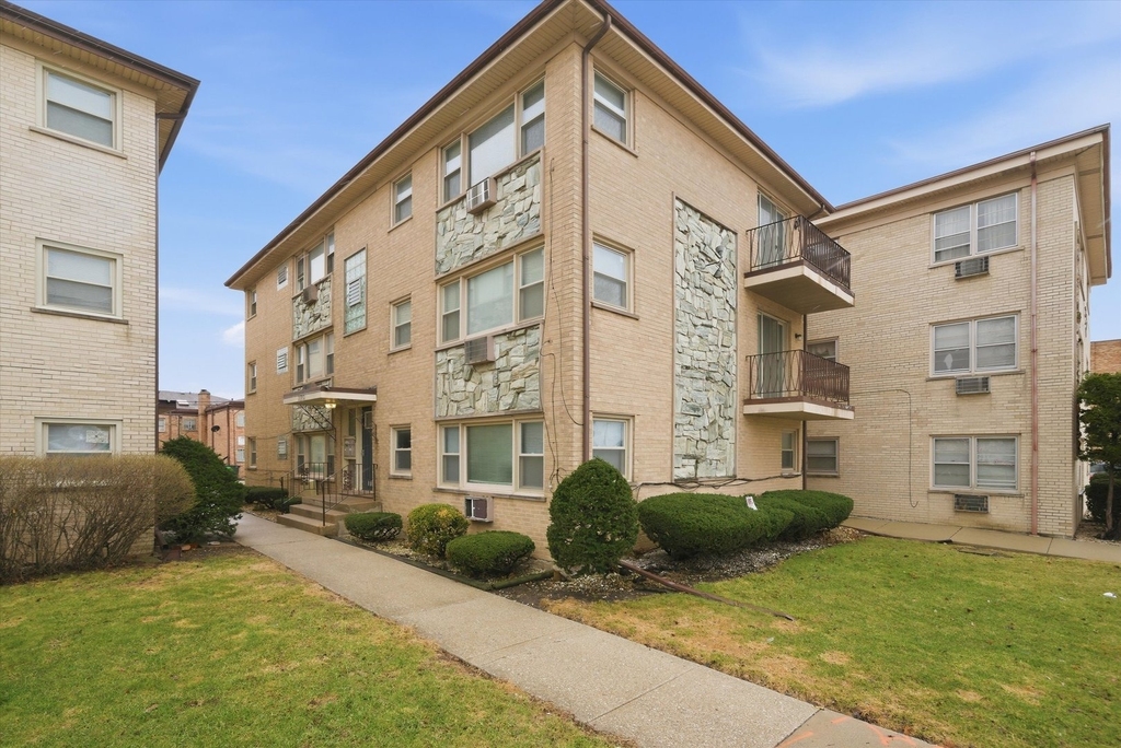 7709 W Marwood Avenue - Photo 0
