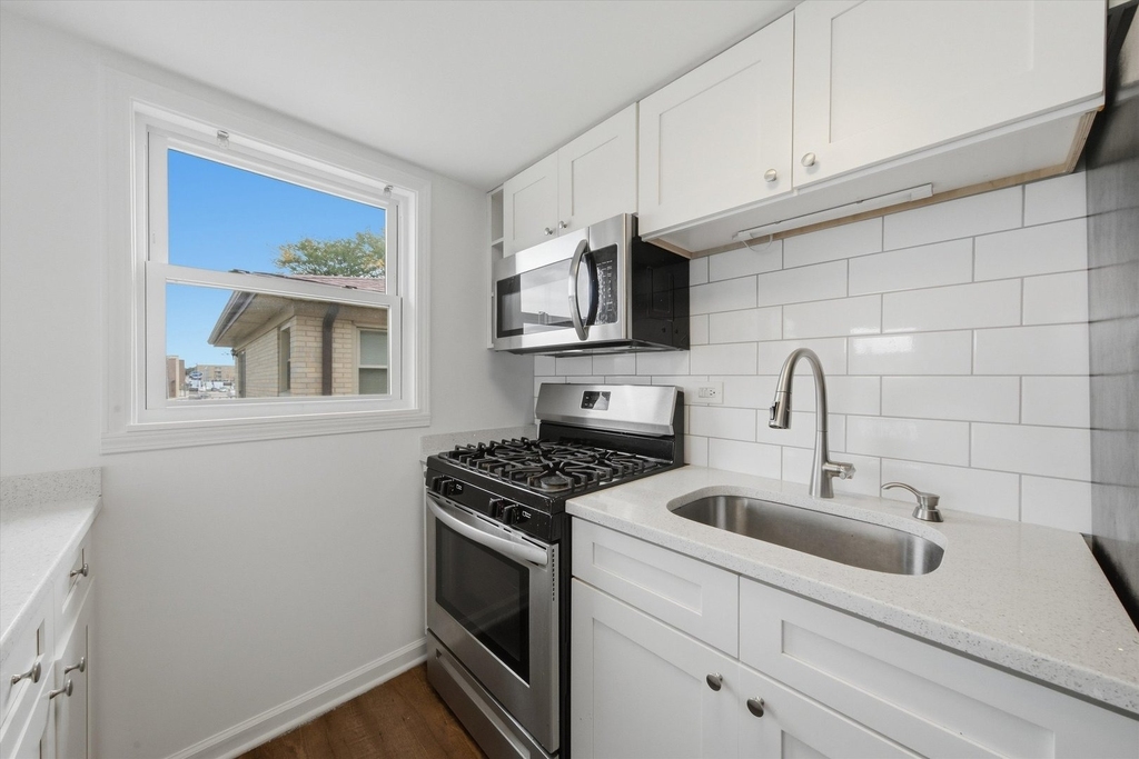 7709 W Marwood Avenue - Photo 11