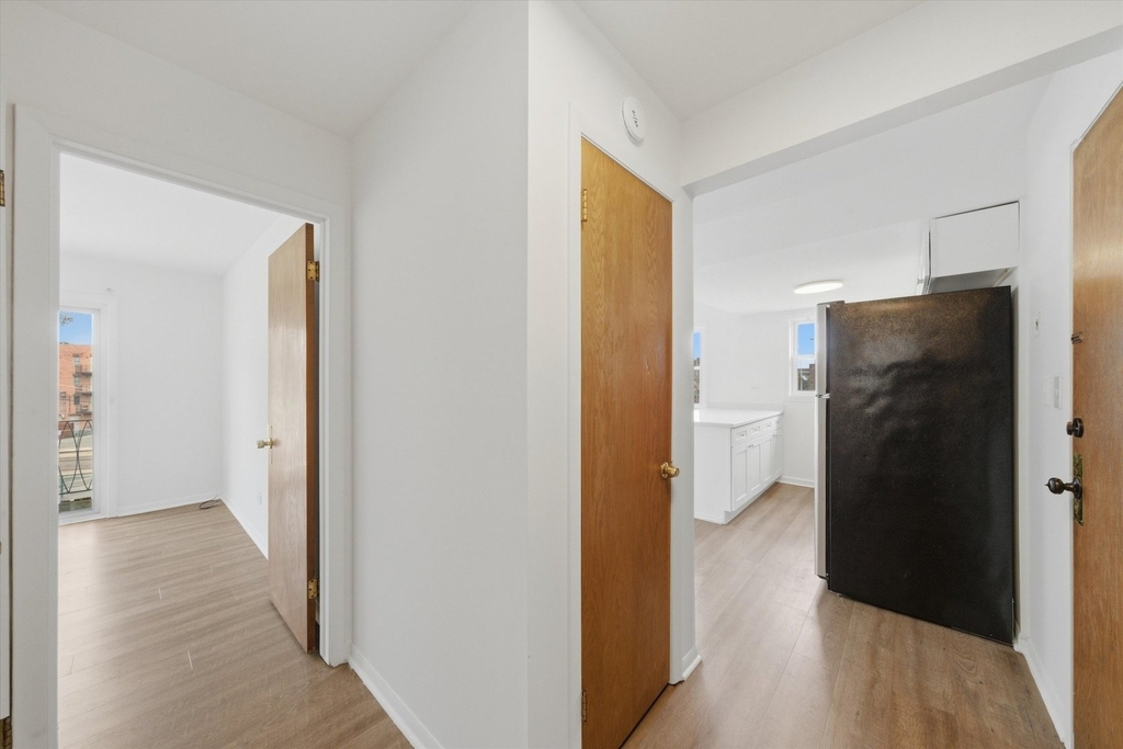 7709 W Marwood Avenue - Photo 18