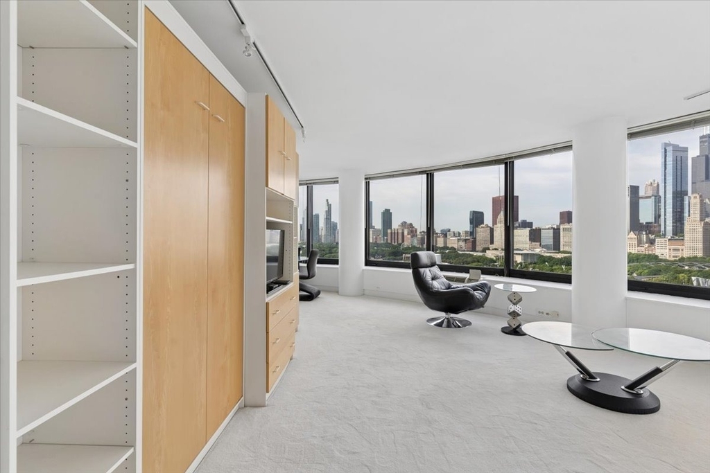 155 N Harbor Drive - Photo 2