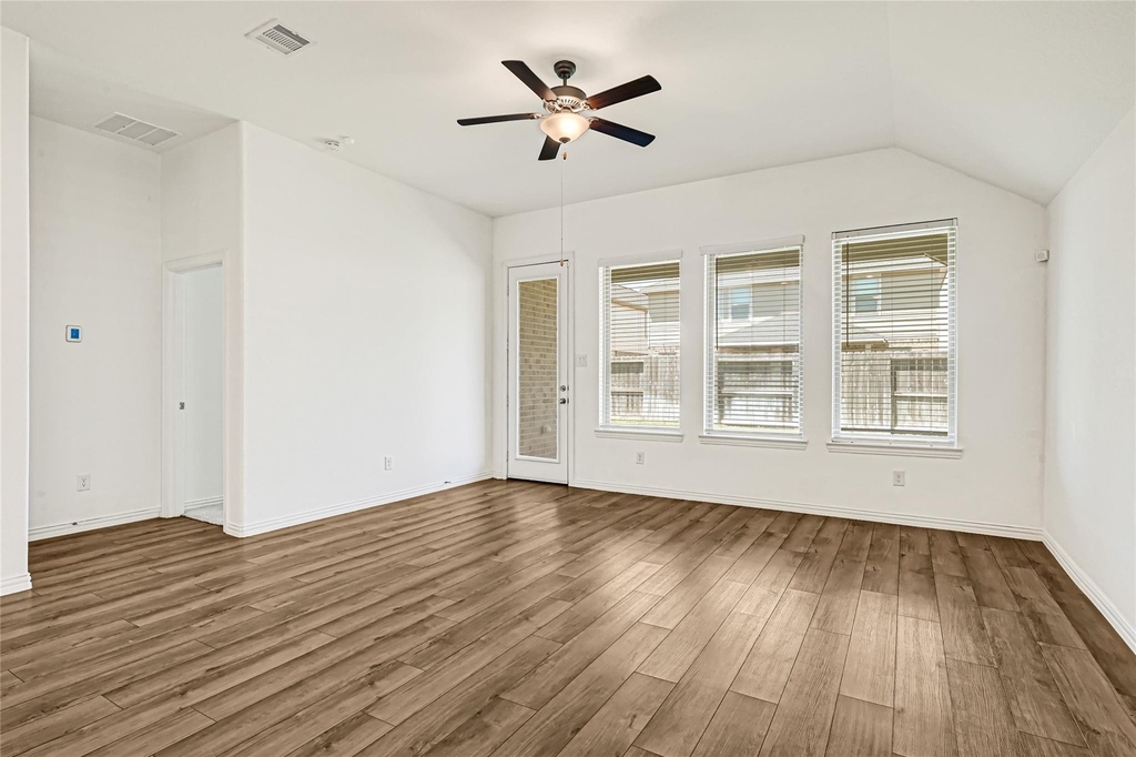 31422 Vineyard Creek Drive - Photo 19
