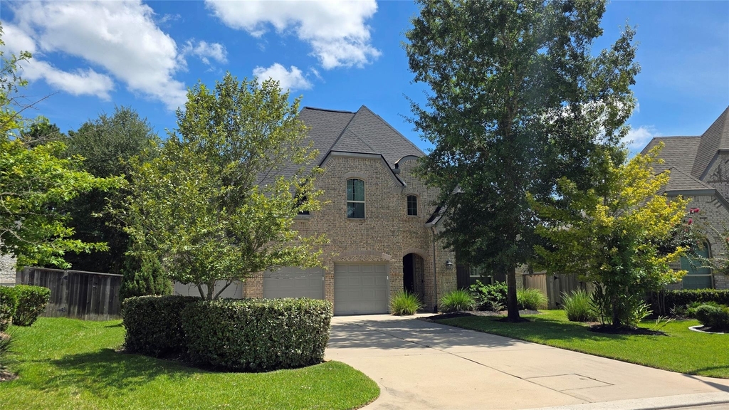142 Mayfield Drive - Photo 2