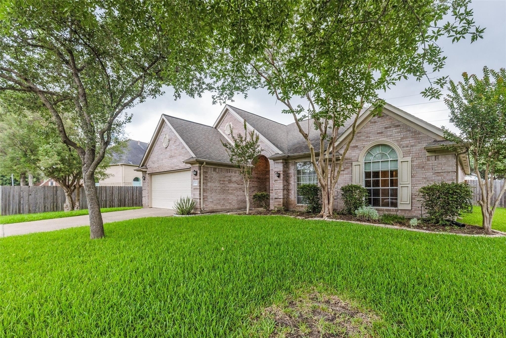 6811 Shelby Oaks Drive - Photo 1