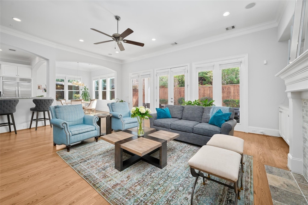 2215 Branard Street - Photo 6