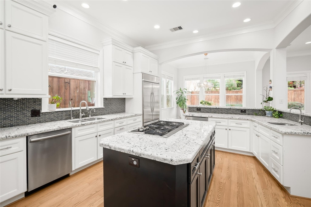 2215 Branard Street - Photo 11