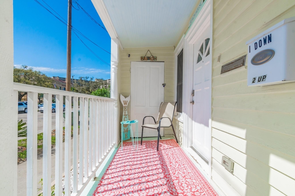 1406 Moody Avenue - Photo 1