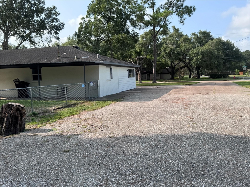 319 E South Street - Photo 13